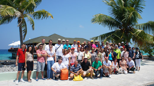 FAMILIA COTNARI, in Maldive si Singapore